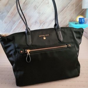 Medium Michael kors Kelsey tote in black